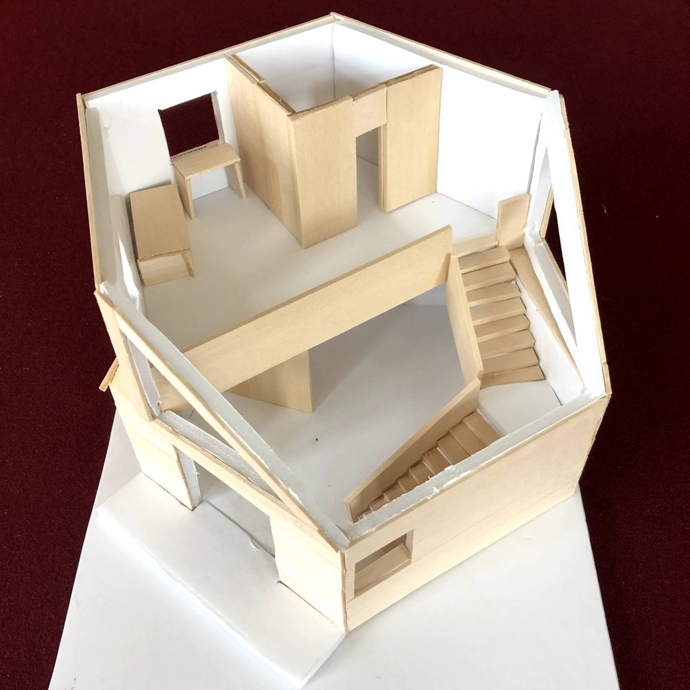 一个想象的工作室空间的建筑模型。学生艺术作品。