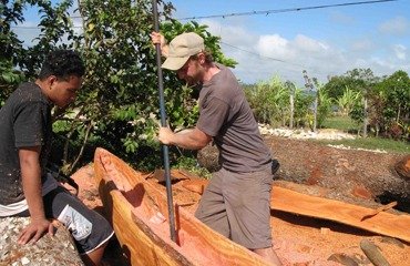 丹·哈默'07，建筑，在南太平洋的一个外伸独木舟作为沃森研究员